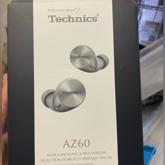 Technics True Wireless Multipoint Bluetooth Earbuds Silver - Picture 3 of 4